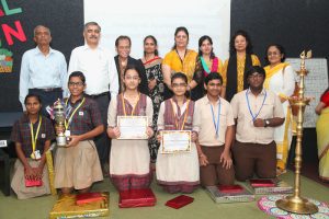 winners-of-the-quiz-competition-along-with-senior-dignitaries-at-the-national-nutrition-week-celebrations